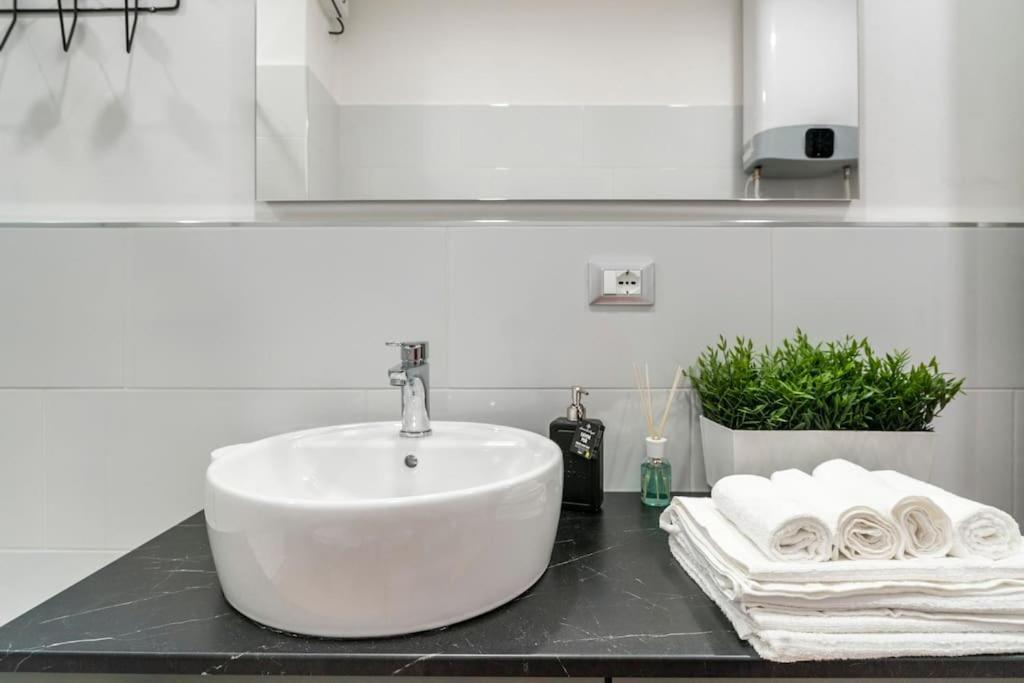 L'Atelier Del Centro: Tra Design, Storia E Fascino Διαμέρισμα Μπρέσια Εξωτερικό φωτογραφία