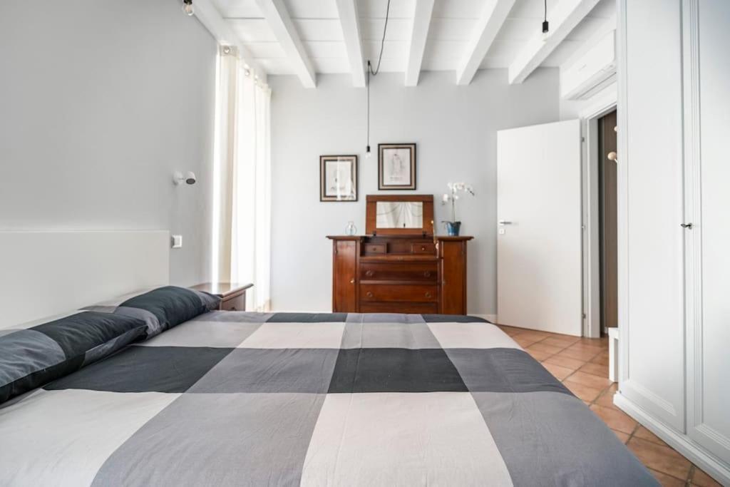 L'Atelier Del Centro: Tra Design, Storia E Fascino Διαμέρισμα Μπρέσια Εξωτερικό φωτογραφία